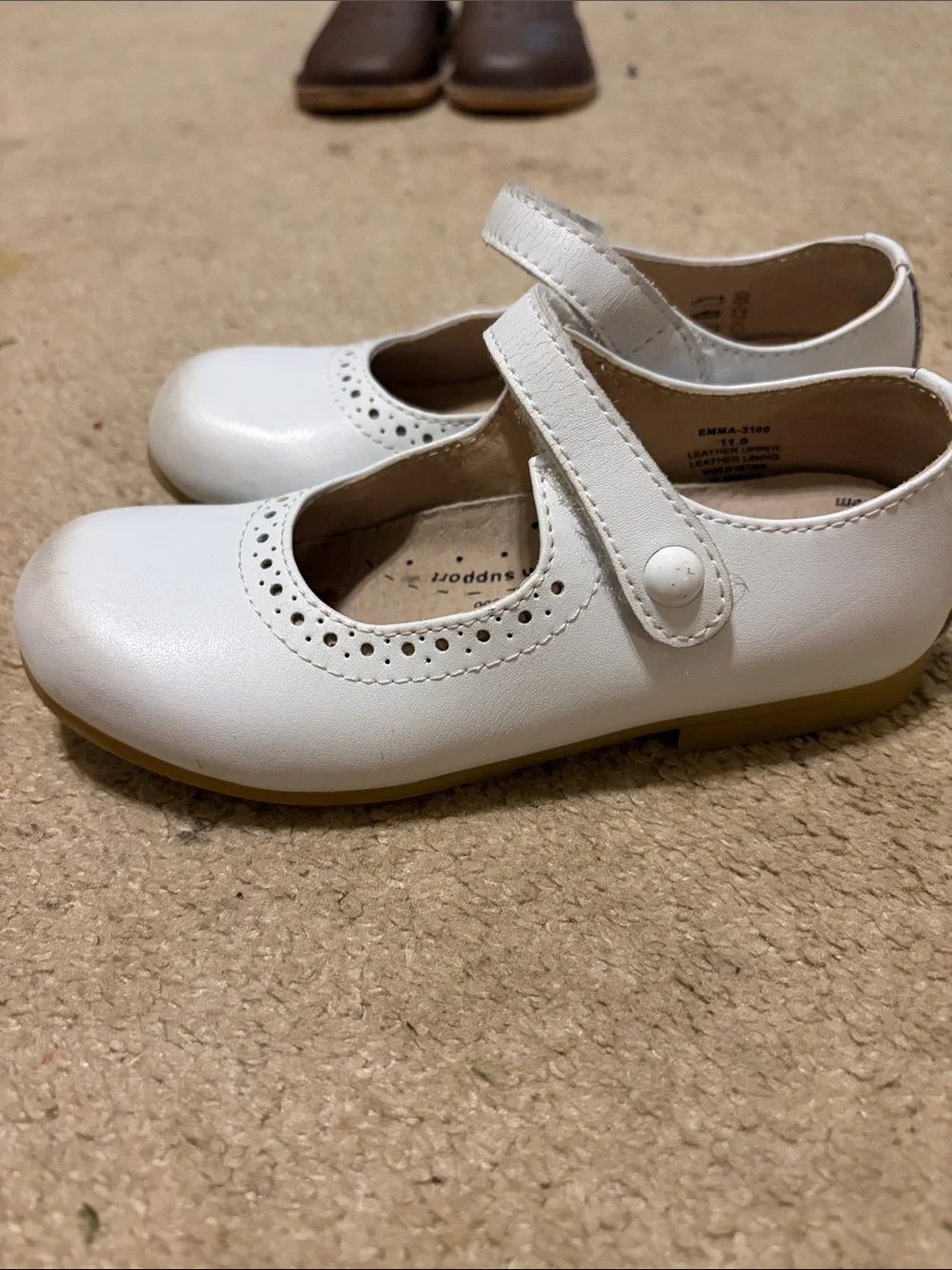 FootMates White Mary Jane Girls Dress Shoes
